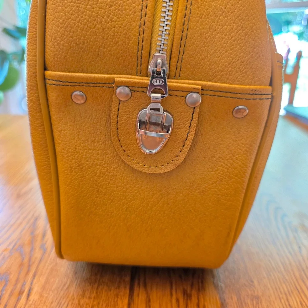 Vintage Airway Industries Mustard Yellow Pebbled Satchel Travel Bag Bowling